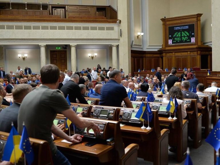 Proiectul controversat despre mobilizare a fost adoptat în prima lectură de Rada Supremă a Ucrainei   