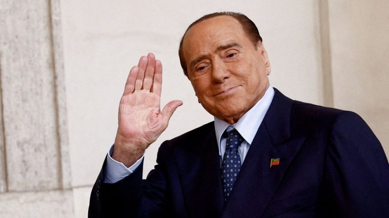 Doliu în Italia! A MURIT Silvio Berlusconi!