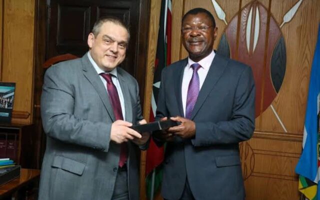 Ambasadorul României în Kenya, rechemat la Bucureşti după ce ar fi spus că africanii sunt ‘maimuțe’