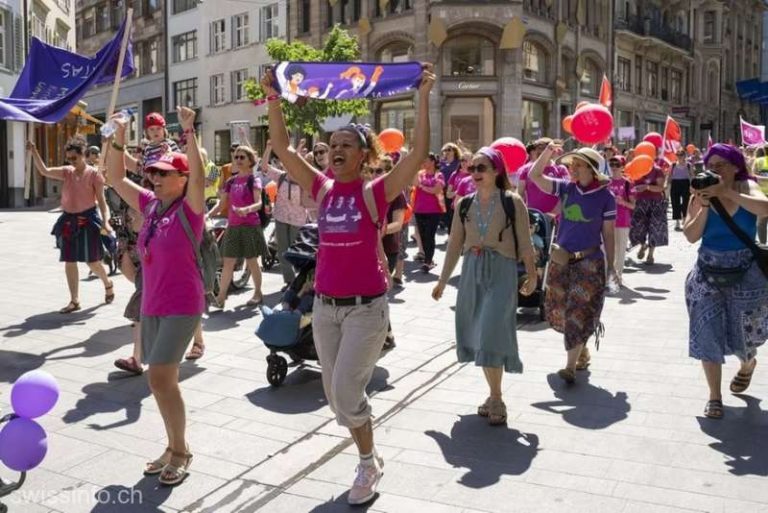 Mobilizare largă pentru greva femeilor în Elveţia
