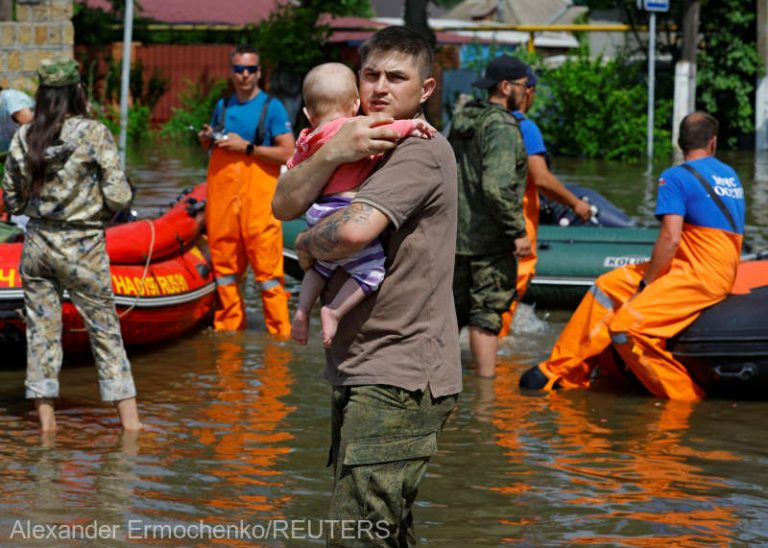 Rusia refuză asistenţa în zonele inundate după prăbuşirea barajului Kahovka