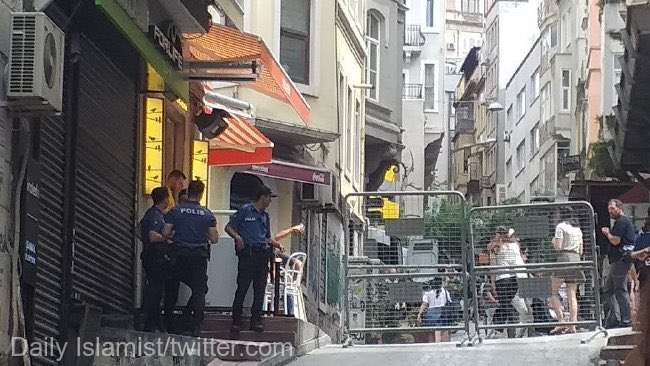 Poliţia din Istanbul a închis centrul oraşului pentru a bloca Parada Trans Pride