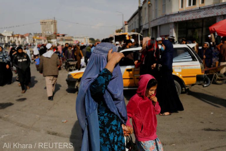Tratamentul la care talibanii supun femeile poate fi calificat ‘apartheid de gen’