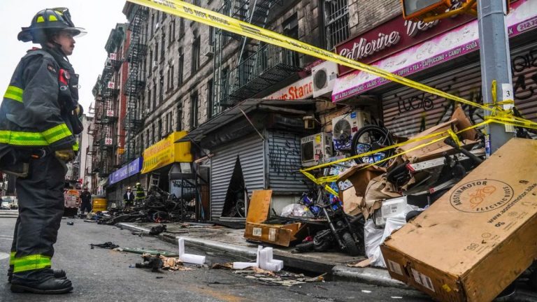 Patru morţi la New York într-un incendiu provocat de bateriile bicicletelor electrice