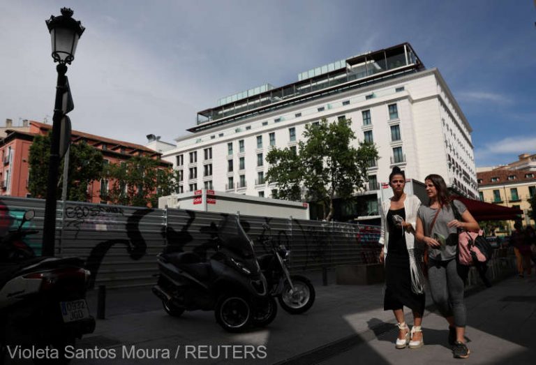 Madridul intră în cursa pentru turiştii înstăriţi cu un pariu pe hotelurile de cinci stele