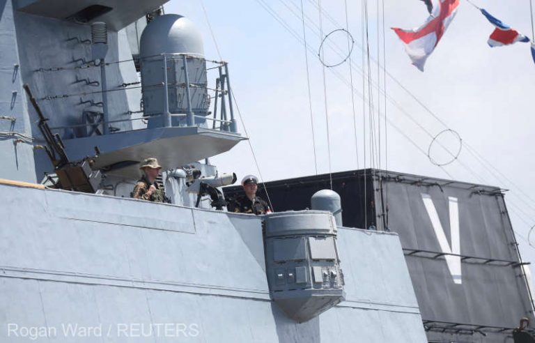 Taiwanul a reperat două nave de război ruseşti în largul coastelor sale