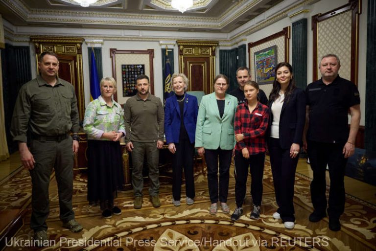 Greta Thunberg şi Volodimir Zelenski au discutat despre distrugerile cauzate de războiul din Ucraina asupra mediului