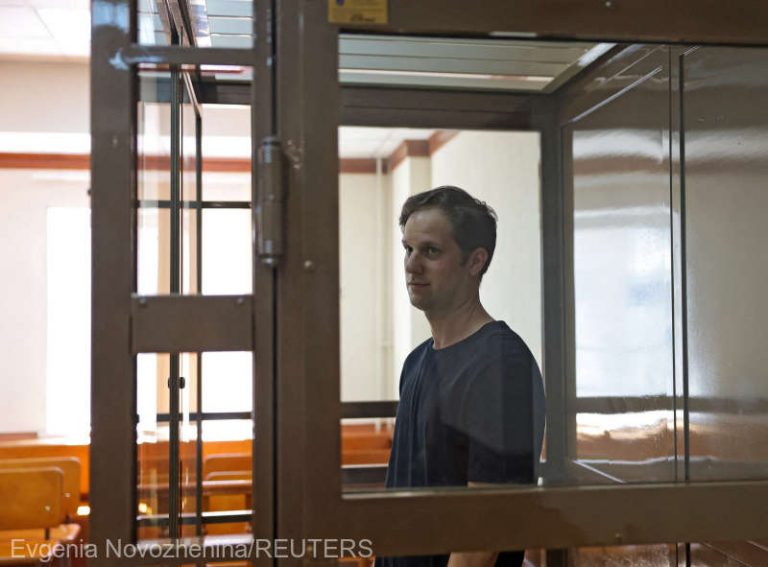Ambasadoarea SUA la Moscova l-a vizitat la închisoare pe jurnalistul Evan Gershkovich