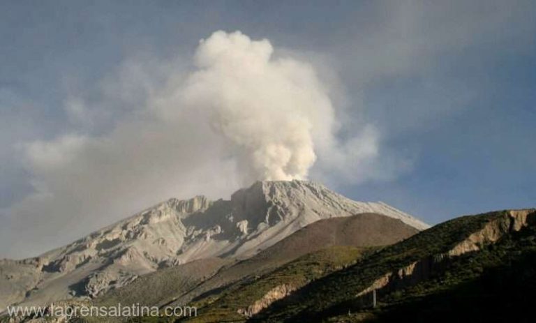 Peru va declara stare de urgenţă în zona vulcanului Ubinas