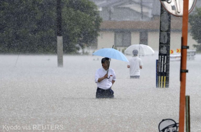 POTOP în Japonia: Ploile torenţiale şi alunecările de teren fac victime