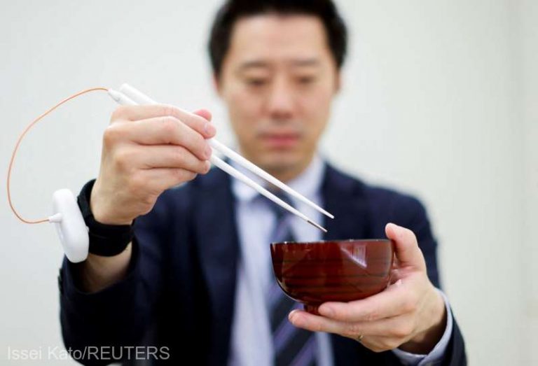Cercetătorii japonezi au creat un prototip de beţişoare computerizate care intensifică gustul sărat