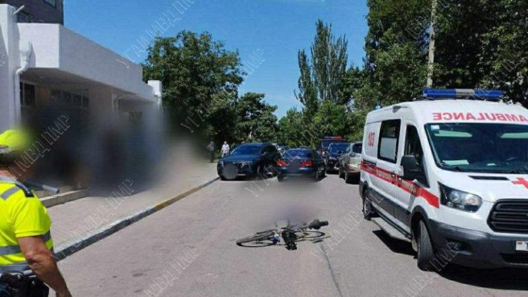 Un biciclist a fost ucis de un bolid de lux la Tiraspol