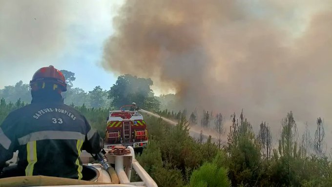 Incendiul care a devastat 7.000 de hectare de pădure în sud-vestul Franţei, circumscris după 11 zile de luptă