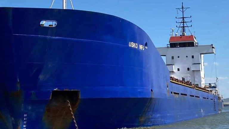 Ucraina a sechestrat o navă plină cu cereale din Crimeea