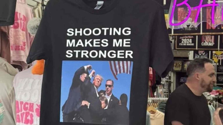 Tricourile cu Trump devin virale după tentativa de asasinat