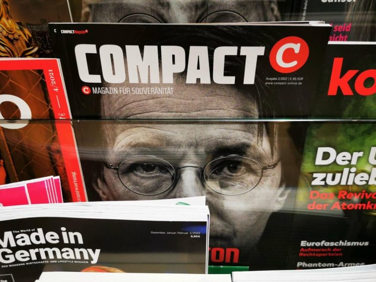 Germania interzice o revistă a extremei drepte