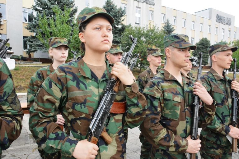 Studenții de la Academia Militară au jurat credință Patriei