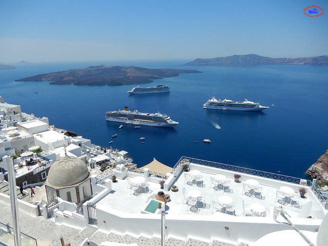 Turiştii navelor de croazieră vor trebui să plătească o taxă de 20 de euro pe insulele Mykonos şi Santorini