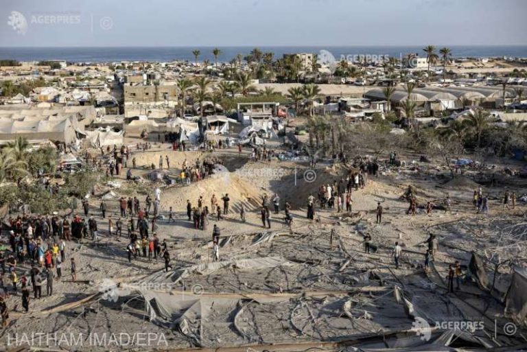 Israelul face prăpăd într-o tabără umanitară din Gaza: Zeci de oameni au fost ucişi!