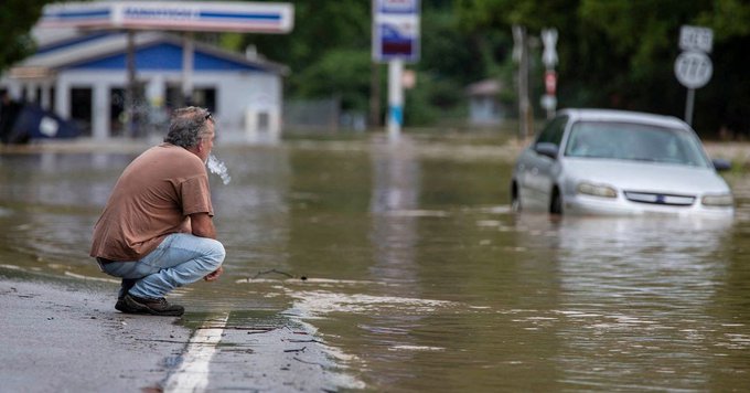 Bilanţul deceselor în urma inundaţiilor devastatoare din Kentucky a urcat la 30