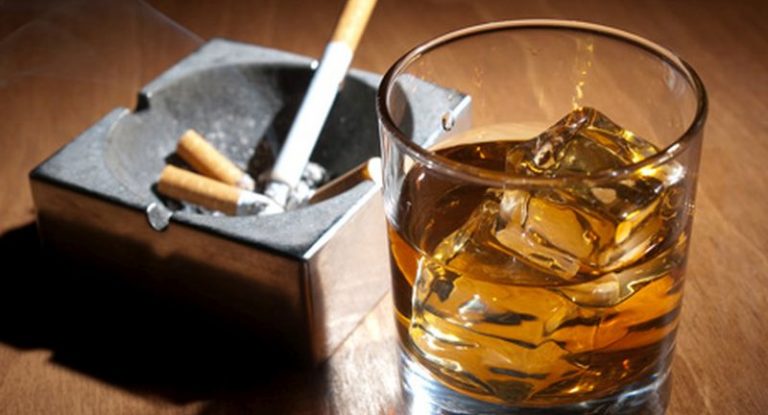 Tutunul şi alcoolul sunt principalele cauze ale cancerului la nivel mondial