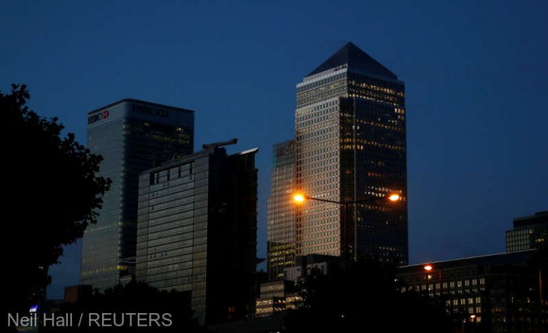 Băncile europene reduc iluminatul ca pregătire pentru posibilele întreruperi de la iarnă