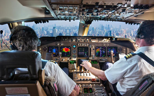 ADEVĂRUL despre piloţii avioanelor de pasageri: ‘Suntem stresaţi, deprimaţi şi suferim în tăcere!’