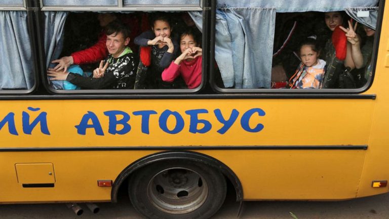 Transferurile copiilor ucraineni echivalează cu ‘genocid’