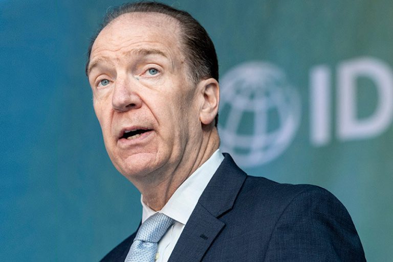 Preşedintele Băncii Mondiale avertizează asupra riscului stagflaţiei şi a recesiunii din Europa