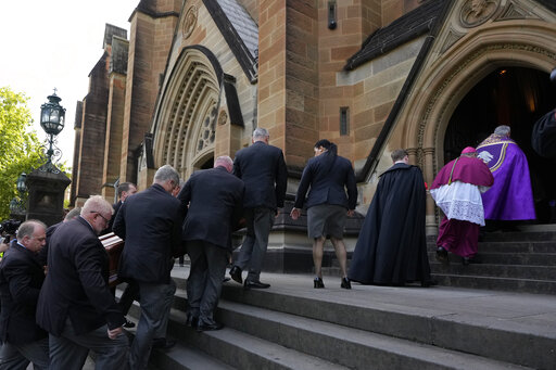 Funeraliile controversate ale cardinalului George Pell divizează Australia