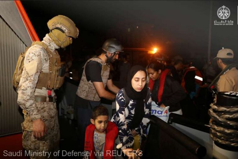 Canada a evacuat 118 persoane din Sudan