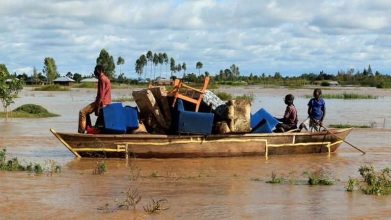 Bilanţul inundaţiilor şi alunecărilor de teren în Rwanda a crescut la 127 de morţi