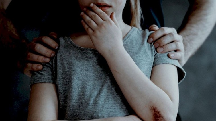 Detalii șocante în cazul minorei violate de propriul tată: Mama fetei a știut despre abuzurile soțului