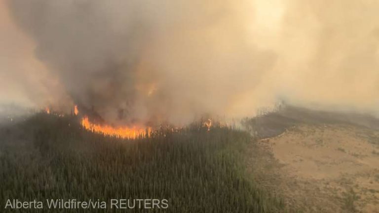 Noi incendii de vegetaţie aşteptate în provincia canadiană Alberta, după agravarea condiţiilor meteorologice