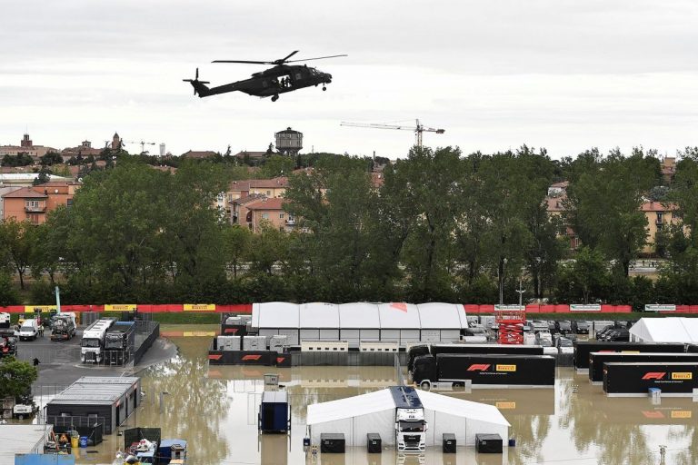Elicopter PRĂBUŞIT într-o misiune de salvare în zonele calamitate din Italia