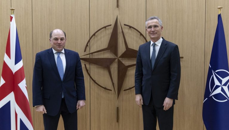 Cine îi ia locul lui Stoltenberg la şefia NATO? Ben Wallace spune ‘pas’
