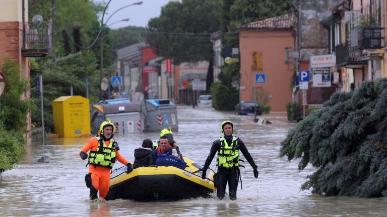 Peste 36.000 de persoane sinistrate în urma inundaţiilor din nord-estul Italiei