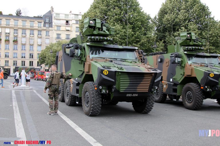 Franţa intenţionează să comande 130 de blindate pentru a le înlocui pe cele trimise Ucrainei