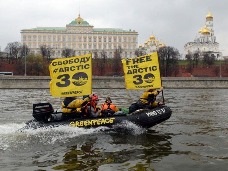 Greenpeace, declarat INDEZIRABIL în Rusia