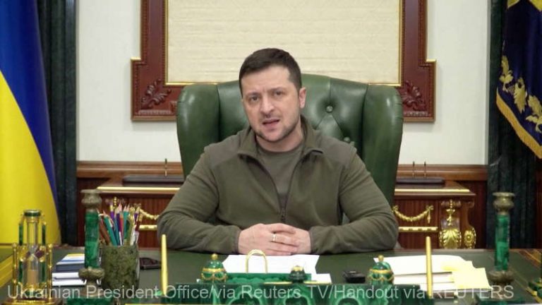 Zelenski: Atacurile ruseşti asupra oraşului Mariupol constituie o ‘crimă împotriva umanităţii’