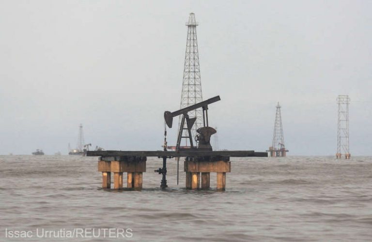 Washingtonul prelungeşte autorizaţia de exploatare a patru companii petroliere în Venezuela