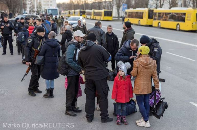 Îndemnuri la CALM la periferiile Kievului după ce autorităţile au sunat EVACUAREA