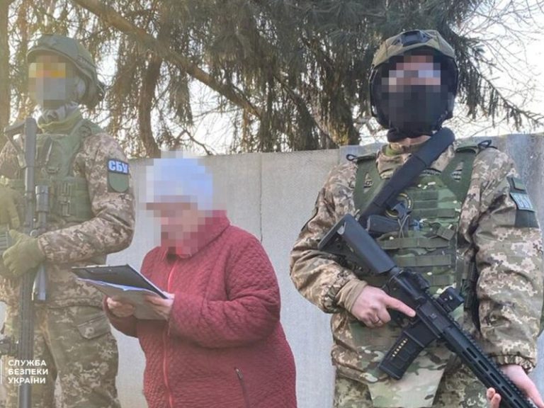 „Recrutată de propriul fiu militar.” SBU a reținut un locuitor al unui oraș din prima linie suspectat că a colectat date despre Forțele Armate Ucrainene
