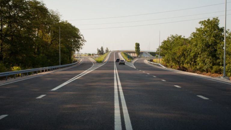 Un nou drum expres se construiește în România: o zonă a țării prinde o viteză fulminantă