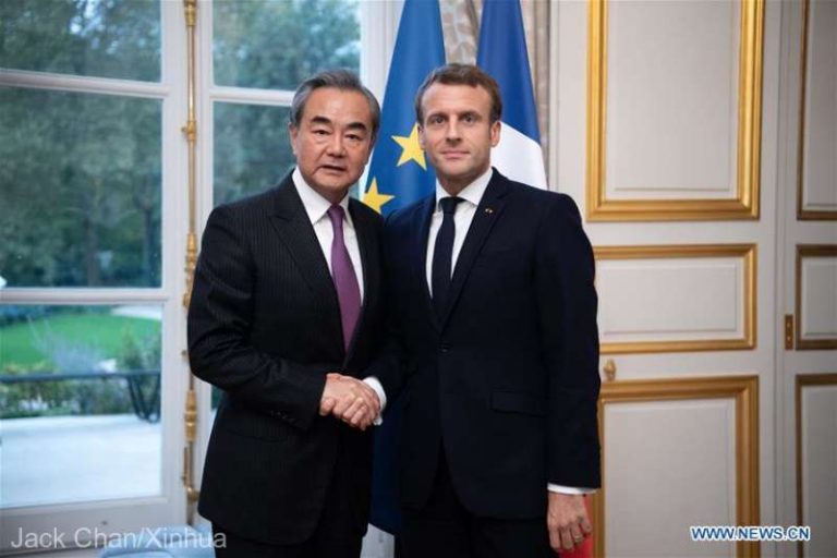 Contribuţia la pacea în Ucraina, obiectiv comun afirmat de preşedintele Macron şi şeful diplomaţiei chineze