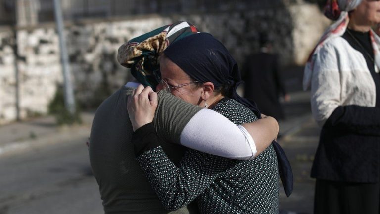 Israelul ”obstrucţionează” accesul la victimele atacului din 7 octombrie