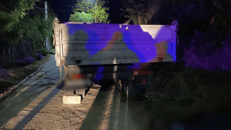Accident HORROR în Ialoveni! Un om a fost strivit de camion