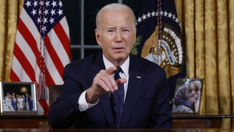Senatul SUA a aprobat ajutorul de 61 de miliarde de dolari pentru Ucraina. Joe Biden vrea să trimită arme „chiar din această săptămână”