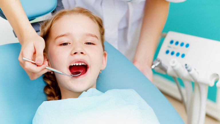 Continuă prestarea serviciilor stomatologice gratuite pentru copii; urmează localități din raioanele Dubăsari și Cahul