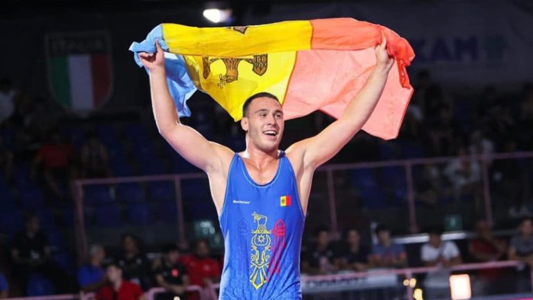 Un luptător moldovean este vicecampion mondial